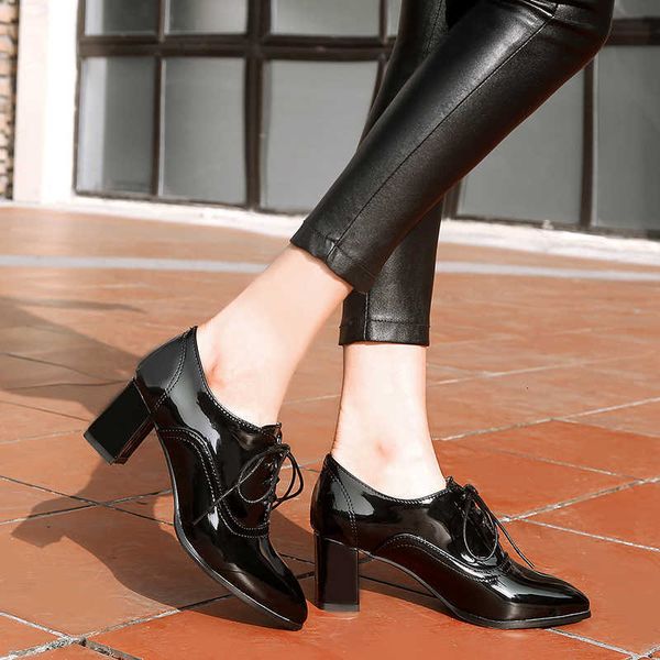 slippers black high-heeled shoes of women fashion patent hollow leather out pointed women's up7i
slippers black high-heeled shoes of women fashion patent hollow leather out pointed women's up7i