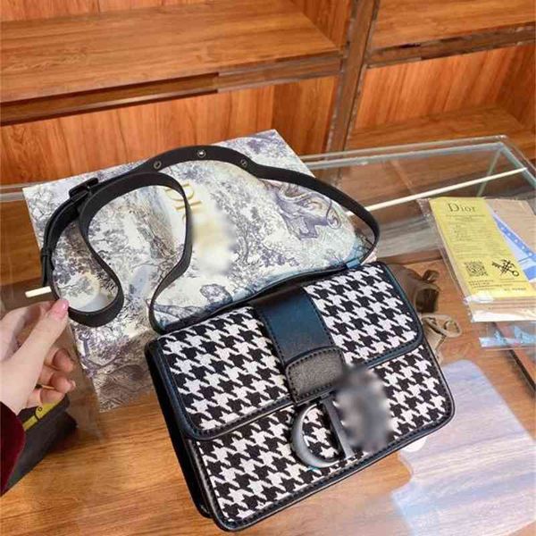 wholesale wholesale embroidered d square canvas 2021 fashion small new style star same one shoulder cross carry high-grade bag for women yw
wholesale wholesale embroidered d square canvas 2021 fashion small new style star same one shoulder cross carry high-grade bag for women yw