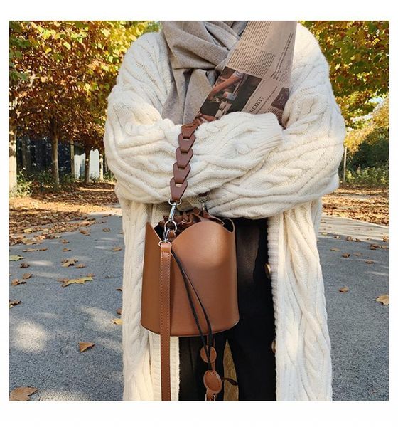 evening bags bucket bag women's pu leather shoulder brand vintage designer luxury handbag 2021 lady small solid simple crossbaby
evening bags bucket bag women's pu leather shoulder brand vintage designer luxury handbag 2021 lady small solid simple crossbaby