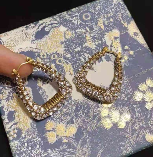 factory specials aa designer earrings dijia's new summer 2021 personality french geometric letter rhinestone korean earrings 1zm9, Golden
factory specials aa designer earrings dijia's new summer 2021 personality french geometric letter rhinestone korean earrings 1zm9, Golden
