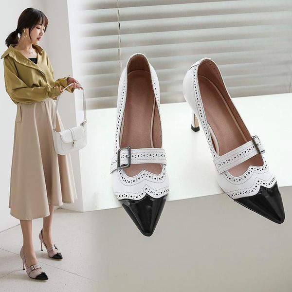dress shoes spring 2021 high heel female mary jane shallow mouth fashion contrast color carved retro fine single z739, Black
dress shoes spring 2021 high heel female mary jane shallow mouth fashion contrast color carved retro fine single z739, Black
