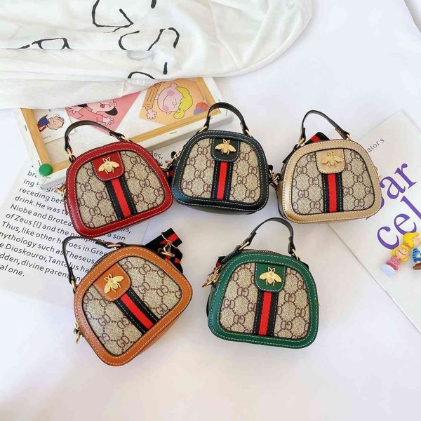 children's bag popular is to match with little girl's one shoulder fashion foreign style princess girl's messenger
children's bag popular is to match with little girl's one shoulder fashion foreign style princess girl's messenger