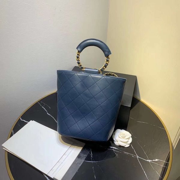 designer luxury2021 high-end customized quality backpack, 7a classic fashion business and leisure brand, no matter go out or travel is a goo
designer luxury2021 high-end customized quality backpack, 7a classic fashion business and leisure brand, no matter go out or travel is a goo