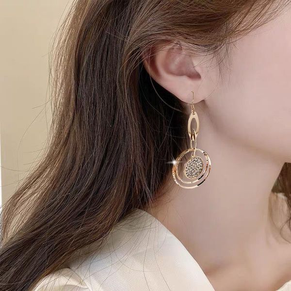 hoop & huggie 2021 south korea's dongdaemun pearl circle high-end niche earrings geometric exaggerated temperament jewelry female, Golden;silver
hoop & huggie 2021 south korea's dongdaemun pearl circle high-end niche earrings geometric exaggerated temperament jewelry female, Golden;silver