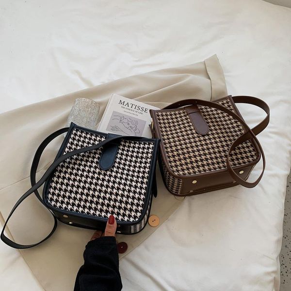 evening bags retro checkered shoulder bag female 2021 fashion messenger underarm handbag small square
evening bags retro checkered shoulder bag female 2021 fashion messenger underarm handbag small square