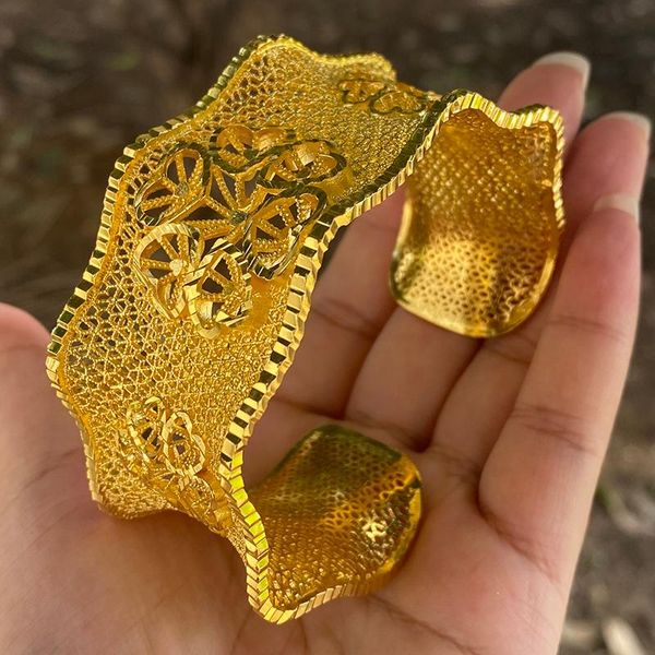 bangle 24k gold color copper curved shape dubai for women bohemia big bracelet african jewelry saudi arabia party gifts, Black
bangle 24k gold color copper curved shape dubai for women bohemia big bracelet african jewelry saudi arabia party gifts, Black