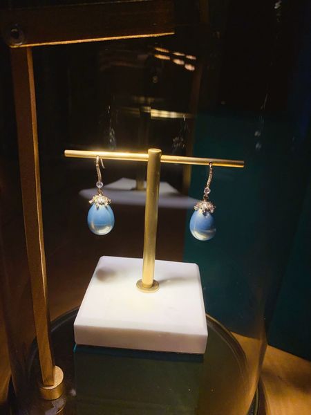 70% off luxury jewelry gold pearl earrings inlaid with s925 tremella nails, Golden
70% off luxury jewelry gold pearl earrings inlaid with s925 tremella nails, Golden