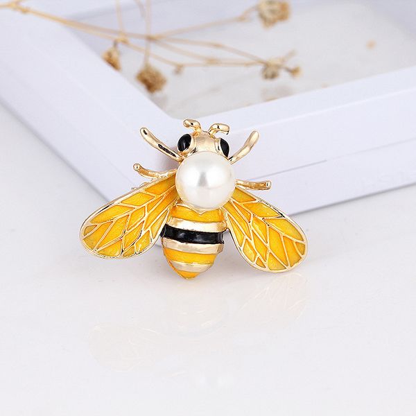classic crosin ch bright pearl color painting oil yellow bee brooch selling small insect brooch clothing versatile accessories brooch
classic crosin ch bright pearl color painting oil yellow bee brooch selling small insect brooch clothing versatile accessories brooch