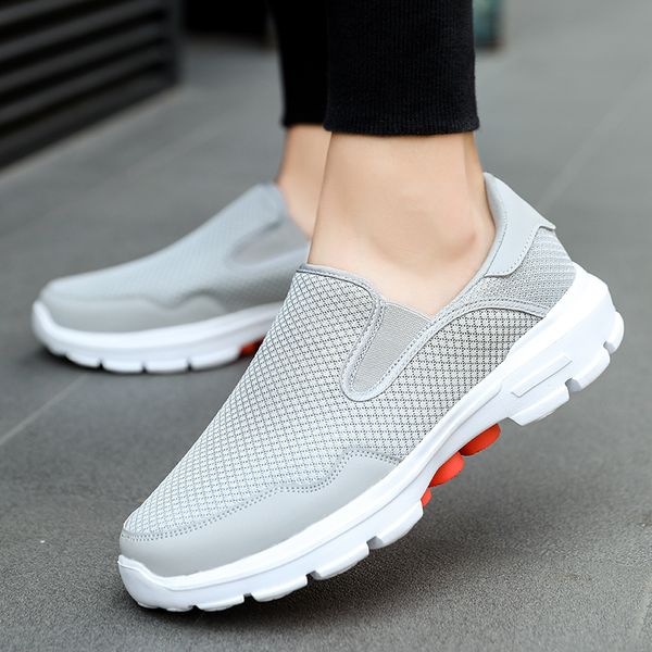2021 men women running shoes black blue grey fashion mens trainers breathable sports sneakers size 37-45 wc, White;red
2021 men women running shoes black blue grey fashion mens trainers breathable sports sneakers size 37-45 wc, White;red