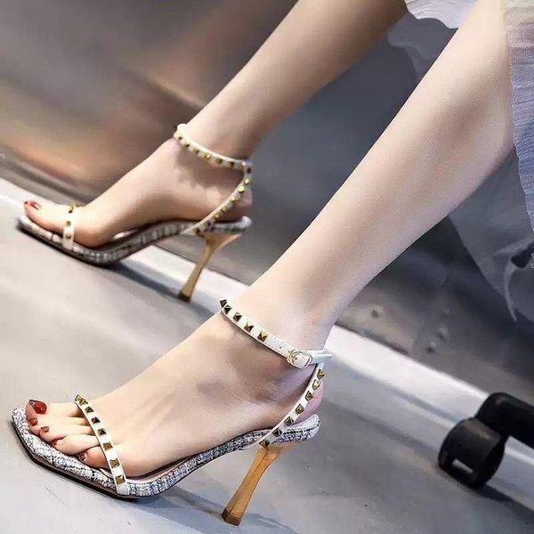 dress shoes summer women rivet pointed toe high heels alligator patternnarrow band retro fashion sandalias mujer 2021, Black
dress shoes summer women rivet pointed toe high heels alligator patternnarrow band retro fashion sandalias mujer 2021, Black