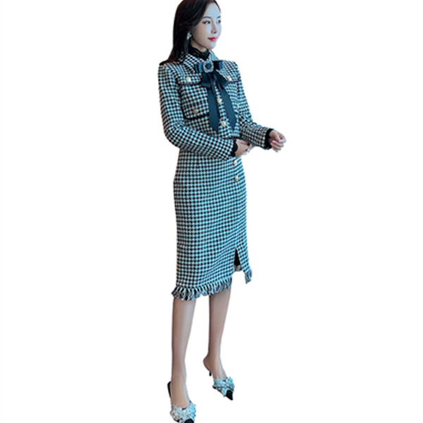 women's tracksuits high-end lady autumn 2 piece set 2021 winter women luxury bow plaid short tweed jacket coat+fashion tassel pencil sk, Gray
women's tracksuits high-end lady autumn 2 piece set 2021 winter women luxury bow plaid short tweed jacket coat+fashion tassel pencil sk, Gray