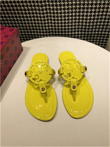 2021 sneakers classic flip-flops indoor luxury kids design flat shoes summer ladies slippers tory sandals, Black;red
2021 sneakers classic flip-flops indoor luxury kids design flat shoes summer ladies slippers tory sandals, Black;red