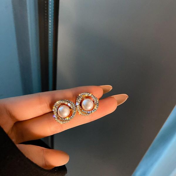 temperament simple rhinestones imitation pearl circle stud earrings graceful women's accessories fashion female jewelry, Golden;silver
temperament simple rhinestones imitation pearl circle stud earrings graceful women's accessories fashion female jewelry, Golden;silver