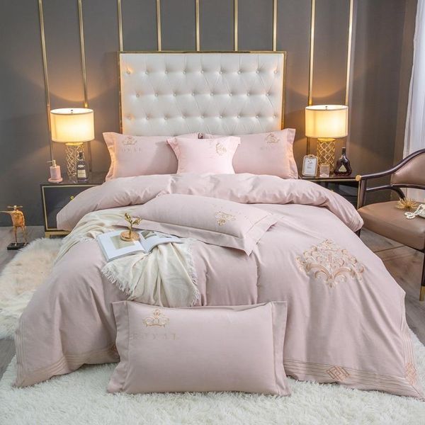 luxury soft brushed 100%cotton embroidered duvet cover set bedding king size 4pcs 1bed sheet 1duvet 2pillowcases sets
luxury soft brushed 100%cotton embroidered duvet cover set bedding king size 4pcs 1bed sheet 1duvet 2pillowcases sets