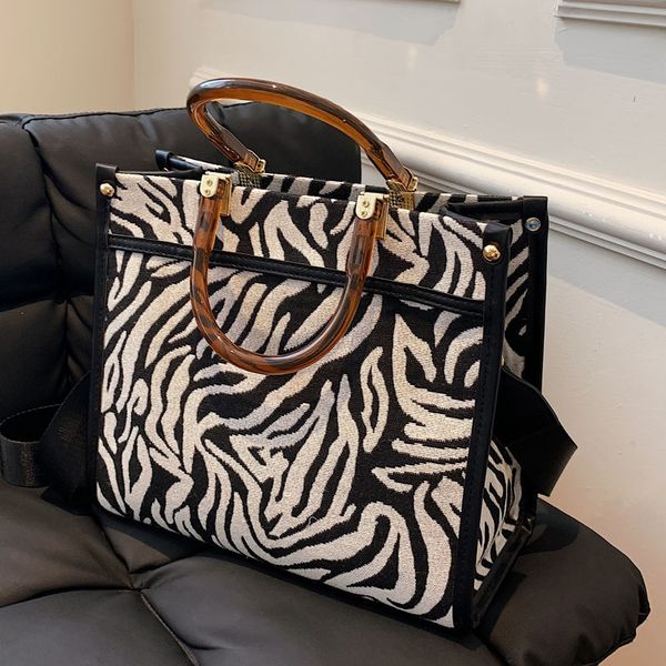 factory direct sale 75% off high sense women's autumn 2021 new commuter high-capacity tote zebra single shoulder messenger bags
factory direct sale 75% off high sense women's autumn 2021 new commuter high-capacity tote zebra single shoulder messenger bags