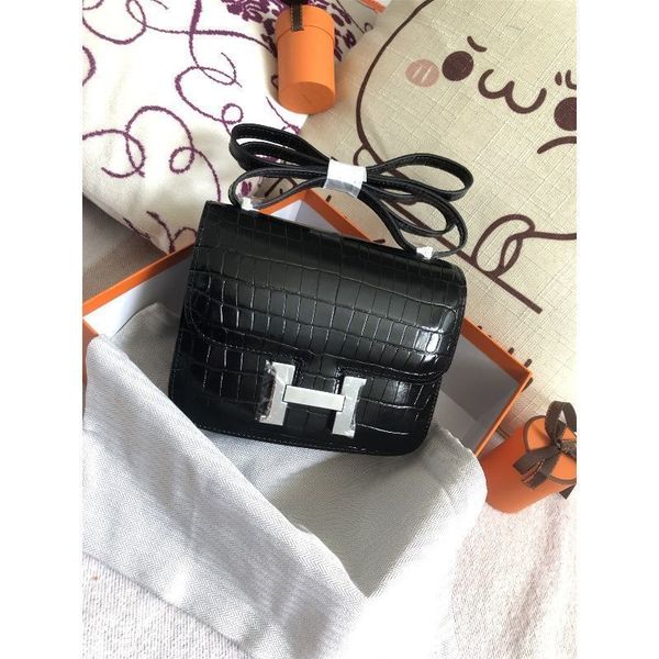 herme 2021 new h-family stewardess bag crocodile kangkang leather mini h-button small square single shoulder crossbody designers hileng
herme 2021 new h-family stewardess bag crocodile kangkang leather mini h-button small square single shoulder crossbody designers hileng