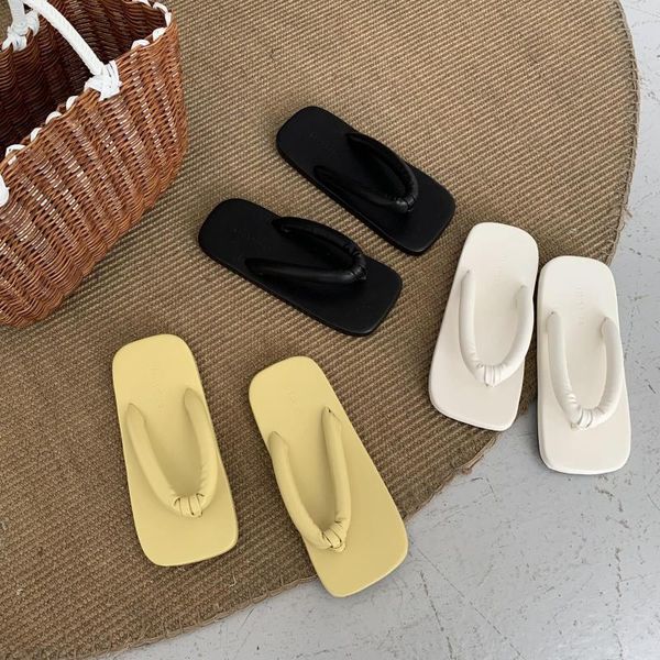 slippers female shoes low ladies' luxury slides flock rubber flip flops 2021 designer hawaiian pu fretwork fabric hoof heels, Black
slippers female shoes low ladies' luxury slides flock rubber flip flops 2021 designer hawaiian pu fretwork fabric hoof heels, Black