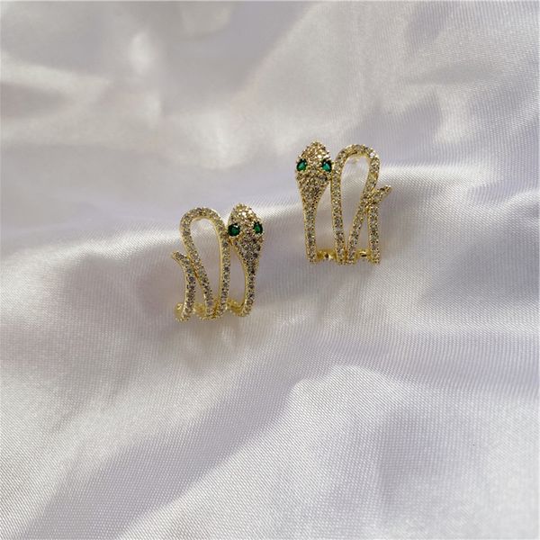 s925 silver needle snake micro inlaid high zircon earrings wind super flash design, smart snake, Golden
s925 silver needle snake micro inlaid high zircon earrings wind super flash design, smart snake, Golden