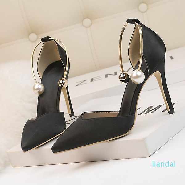 dress shoes 2021 elegant pearl metal buckle high heels women sandals korean fashion soft silk pointed ladies party shallow, Black
dress shoes 2021 elegant pearl metal buckle high heels women sandals korean fashion soft silk pointed ladies party shallow, Black
