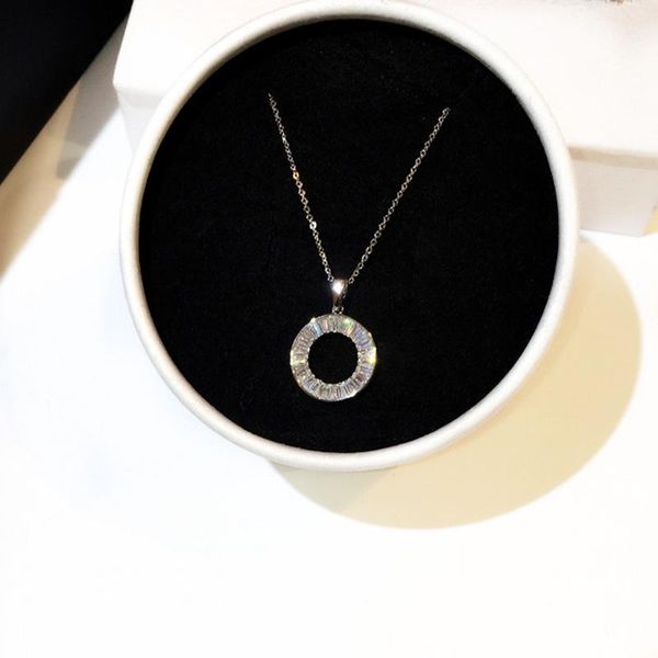 chains s925 silver ladies luxury noble temperament inlaid zircon round necklace high end women matching accessories
chains s925 silver ladies luxury noble temperament inlaid zircon round necklace high end women matching accessories