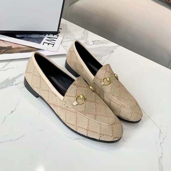 2021designer mens shoes and womens leisure boat shoes vamp calfskin stitched rubber pad outsole with english letters decoration, Black
2021designer mens shoes and womens leisure boat shoes vamp calfskin stitched rubber pad outsole with english letters decoration, Black