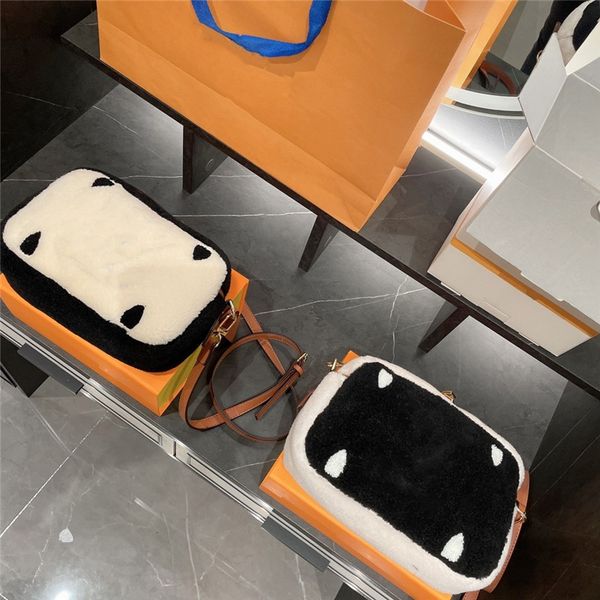 winter soft lamb wool crossbody bag square cute size black and white warm fashion sling bags designer purse men womens shopping pocket
winter soft lamb wool crossbody bag square cute size black and white warm fashion sling bags designer purse men womens shopping pocket