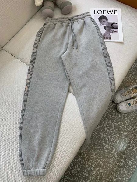 casual pants 2021 spring and winter reflective printed letter sweater plush thickened luminous men's women's same style, Black;white
casual pants 2021 spring and winter reflective printed letter sweater plush thickened luminous men's women's same style, Black;white