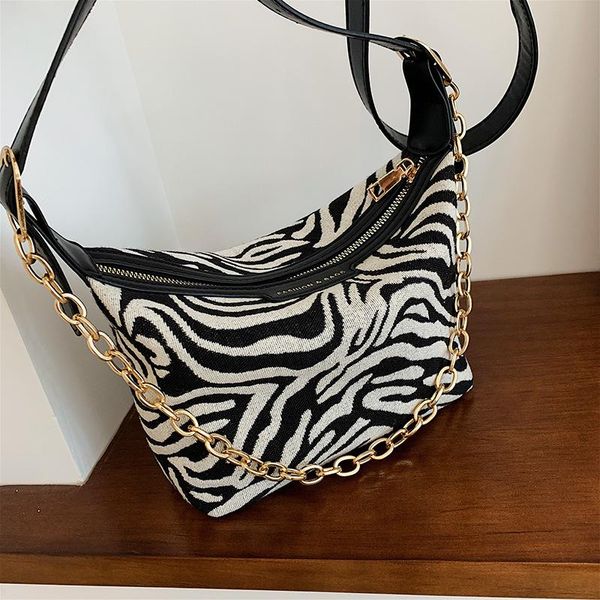 evening bags 2021 autumn and winter fashion ladies shoulder bag retro leopard print large capacity tote underarm baguette
evening bags 2021 autumn and winter fashion ladies shoulder bag retro leopard print large capacity tote underarm baguette