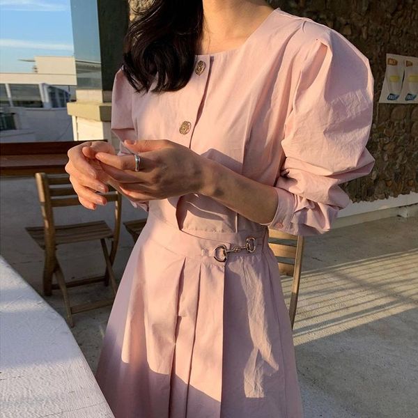 casual dresses women dress 2021 korean fashion elegant temperament o neck metal chain buckle waist three button bubble sleeve vestidos, Black;gray
casual dresses women dress 2021 korean fashion elegant temperament o neck metal chain buckle waist three button bubble sleeve vestidos, Black;gray