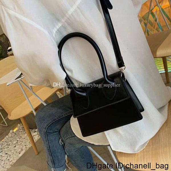 2020 designer wallet crossbody fashion plain letter two sizes available women mini bag 
2020 designer wallet crossbody fashion plain letter two sizes available women mini bag