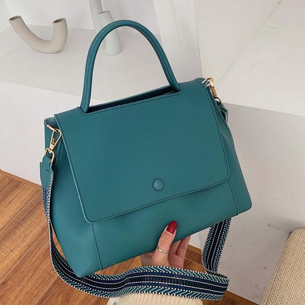 evening bags women's luxury designer shoulder bag style 2021 fashion tote crossbody large capacity handbags wide strap
evening bags women's luxury designer shoulder bag style 2021 fashion tote crossbody large capacity handbags wide strap