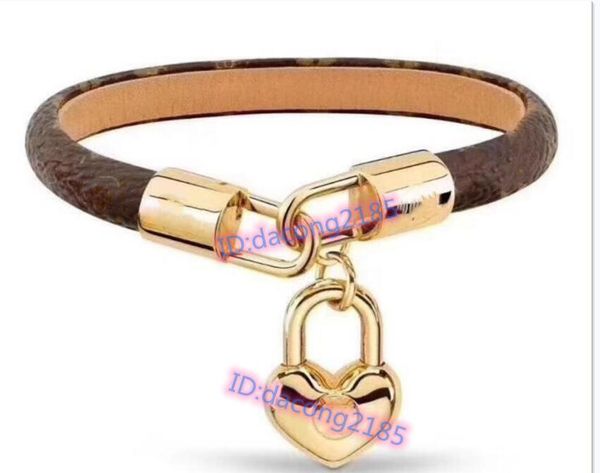 fashion 2021 leather bracelets for men woman designers wristband leather flower pattern bracelet pearl jewelry, Golden;silver
fashion 2021 leather bracelets for men woman designers wristband leather flower pattern bracelet pearl jewelry, Golden;silver