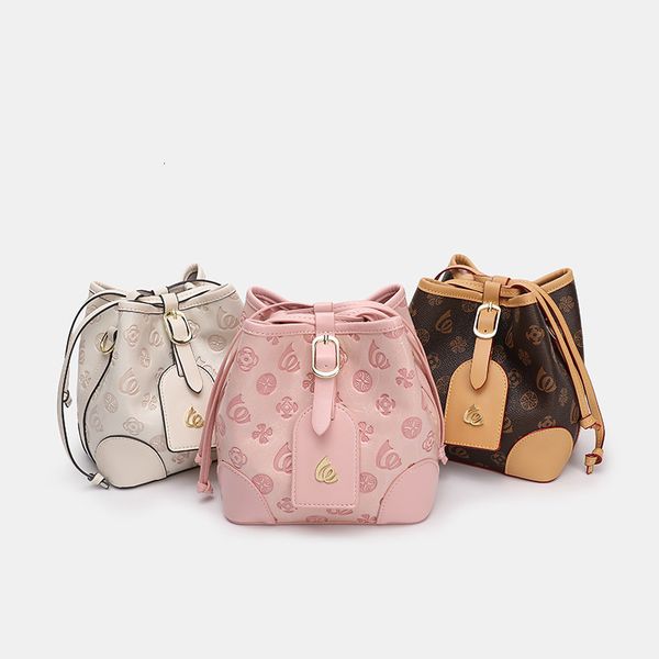handbag high grade printed letters old flower bucket bag women 2021 fashion women's one shoulder messenger, Black;red
handbag high grade printed letters old flower bucket bag women 2021 fashion women's one shoulder messenger, Black;red