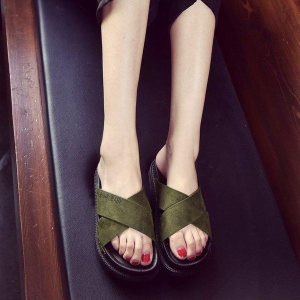 summer women's slippers solid color simple and fashionable all-match cross vamp flat outdoor casual 2021, Black
summer women's slippers solid color simple and fashionable all-match cross vamp flat outdoor casual 2021, Black