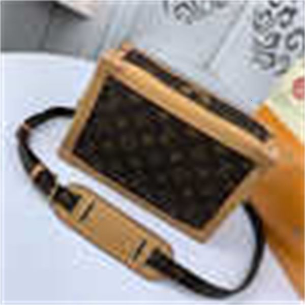 shoulder brand handbags designer bags luxury 44660 m44427 cross m44478 iconic soft handles trunk messenger totes bag body female bag clu
shoulder brand handbags designer bags luxury 44660 m44427 cross m44478 iconic soft handles trunk messenger totes bag body female bag clu