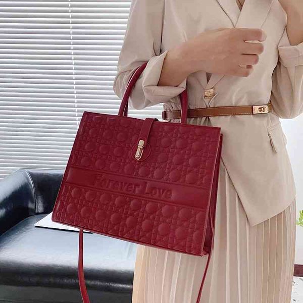 2022 latest models designer handbags on clearance simple and atmospheric handbag women's fashion embroidered wire single shoulder messe
2022 latest models designer handbags on clearance simple and atmospheric handbag women's fashion embroidered wire single shoulder messe