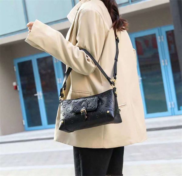 designers duffel bags 45cm 55cm luxury large capacity travel sale women men genuine leather shoulder fashion bag carry rivets with lock head
designers duffel bags 45cm 55cm luxury large capacity travel sale women men genuine leather shoulder fashion bag carry rivets with lock head