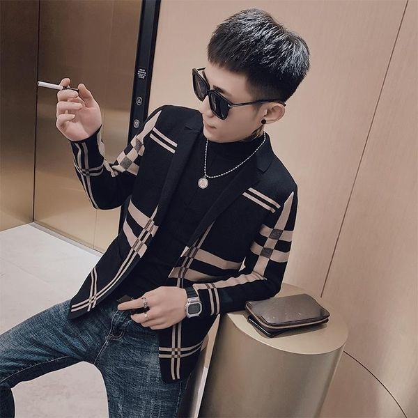 men's sweaters 2021 knitted sweater jacket fashion brand slim stripe long sleeve suit collar cardigan, White;black
men's sweaters 2021 knitted sweater jacket fashion brand slim stripe long sleeve suit collar cardigan, White;black