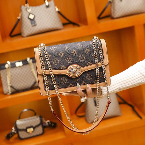 luxury handbags hong kong french women's 2021 autumn and winter fashion msenger small square bag
luxury handbags hong kong french women's 2021 autumn and winter fashion msenger small square bag