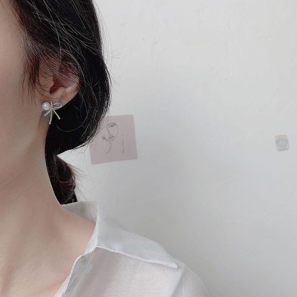 stud livvy 2021 silver color bowknot pearl earrings for women girl summer exquisite zircon trend elegance jewelry, Golden;silver 
stud livvy 2021 silver color bowknot pearl earrings for women girl summer exquisite zircon trend elegance jewelry, Golden;silver