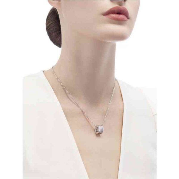 the new baojia spring necklace women's small waist diamond 18k rose gold black ceramic charity clavicle chain, Silver
the new baojia spring necklace women's small waist diamond 18k rose gold black ceramic charity clavicle chain, Silver