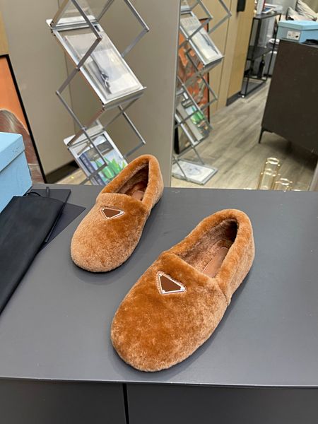 designer high-quality fashion casual women's shoes, plush cute, dynamic and versatile, comfortable , wear-resistant,, Black
designer high-quality fashion casual women's shoes, plush cute, dynamic and versatile, comfortable , wear-resistant,, Black