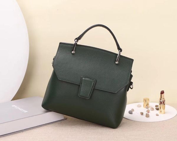 evening bags autumn and winter layer cowhide women's handbag fashion flip bag wide shoulder belt single diagonal
evening bags autumn and winter layer cowhide women's handbag fashion flip bag wide shoulder belt single diagonal