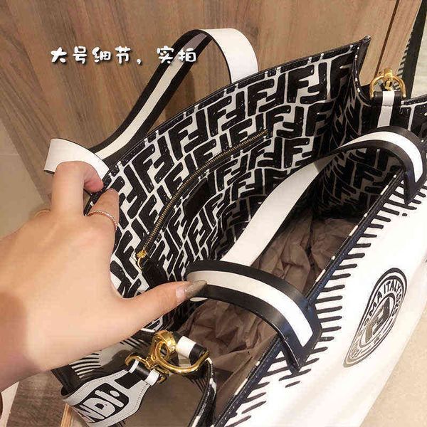 leather california sky series cartoon large tote women's bag ff tote one shoulder portable shopping hand handbag zly
leather california sky series cartoon large tote women's bag ff tote one shoulder portable shopping hand handbag zly