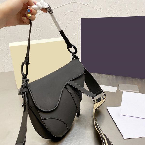 saddle 2021 ss lady bag cross body bags wallet designer women fashion patent leather purses ladies horsebit buckle handbags women's han
saddle 2021 ss lady bag cross body bags wallet designer women fashion patent leather purses ladies horsebit buckle handbags women's han
