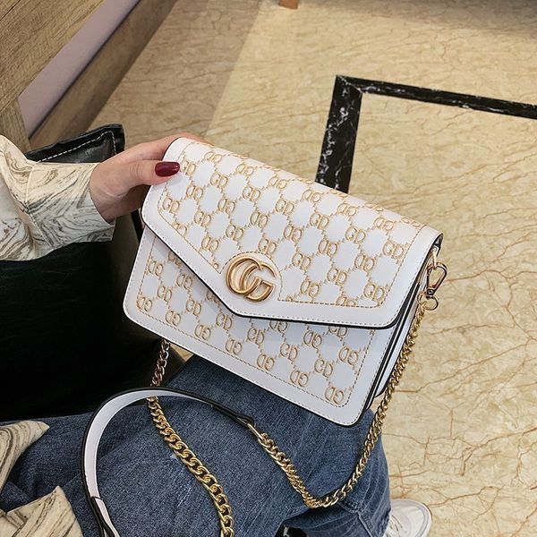 printed letter women's 2021 new fashion flip small square chain oblique span single shoulder bag
printed letter women's 2021 new fashion flip small square chain oblique span single shoulder bag