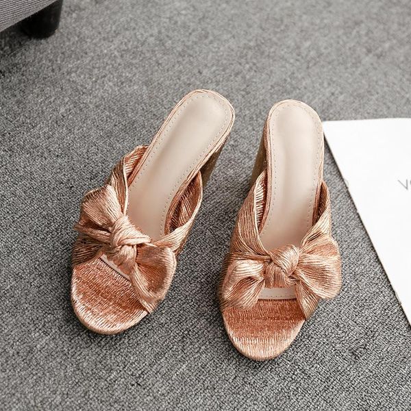 slippers large shoes, european and american high heel butterfly-knot golden sandals, women's, Black
slippers large shoes, european and american high heel butterfly-knot golden sandals, women's, Black