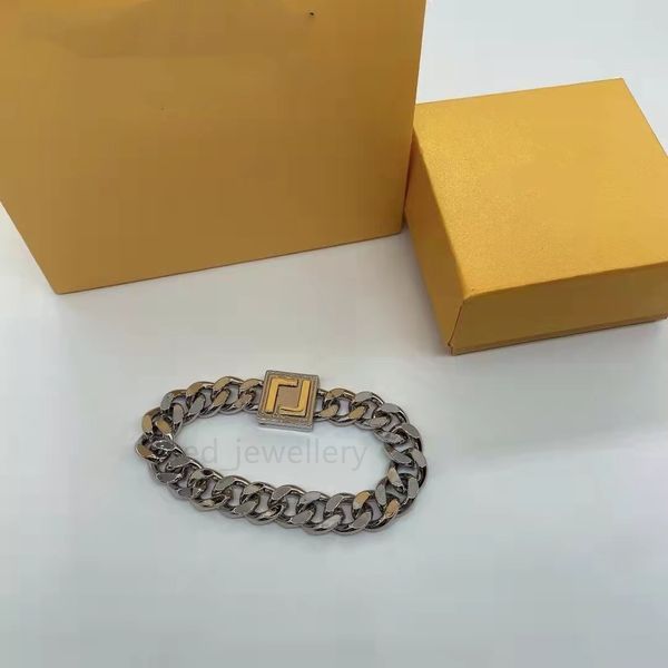 2022 classic luxury designer metal chain bracelet magnetic suction double letter fashion street hip hop jewelry gift box, Black
2022 classic luxury designer metal chain bracelet magnetic suction double letter fashion street hip hop jewelry gift box, Black