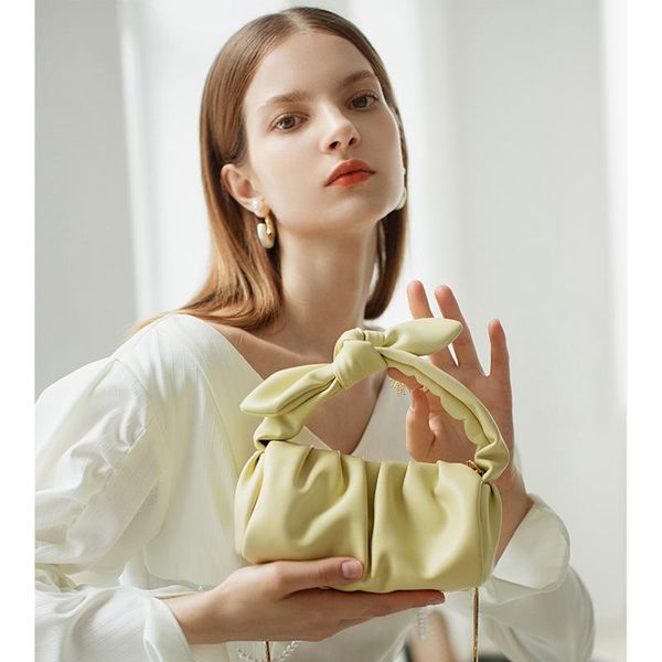 evening bags fashion small crowd wrinkles chain cloud for women 2021 oft pu leather madame bag handbag day shoulder
evening bags fashion small crowd wrinkles chain cloud for women 2021 oft pu leather madame bag handbag day shoulder