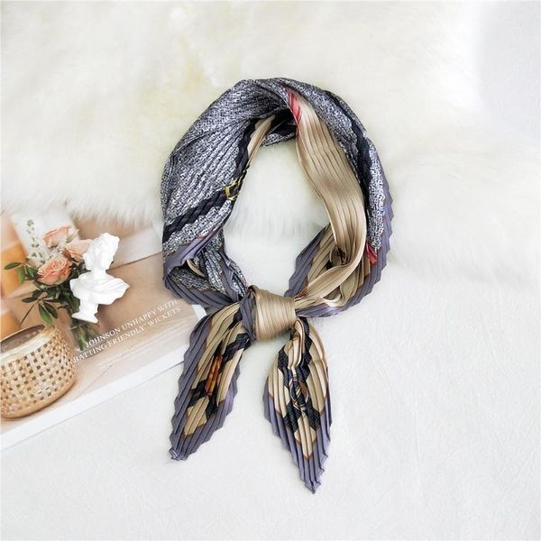 scarves 2021 pleated small square satin silk scarf women floral printed wrap handkerchief luxury band, Blue;gray
scarves 2021 pleated small square satin silk scarf women floral printed wrap handkerchief luxury band, Blue;gray